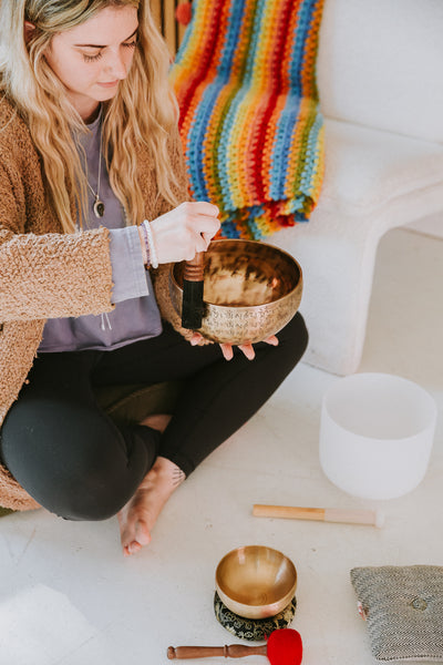 Om Mani Mantra Singing Bowl