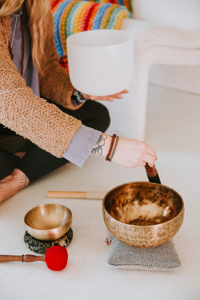 Om Mani Mantra Singing Bowl