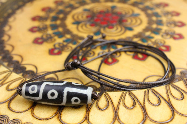 Nine Eye Dzi Bead Of Confidence And Protection Tibetan Necklace ...