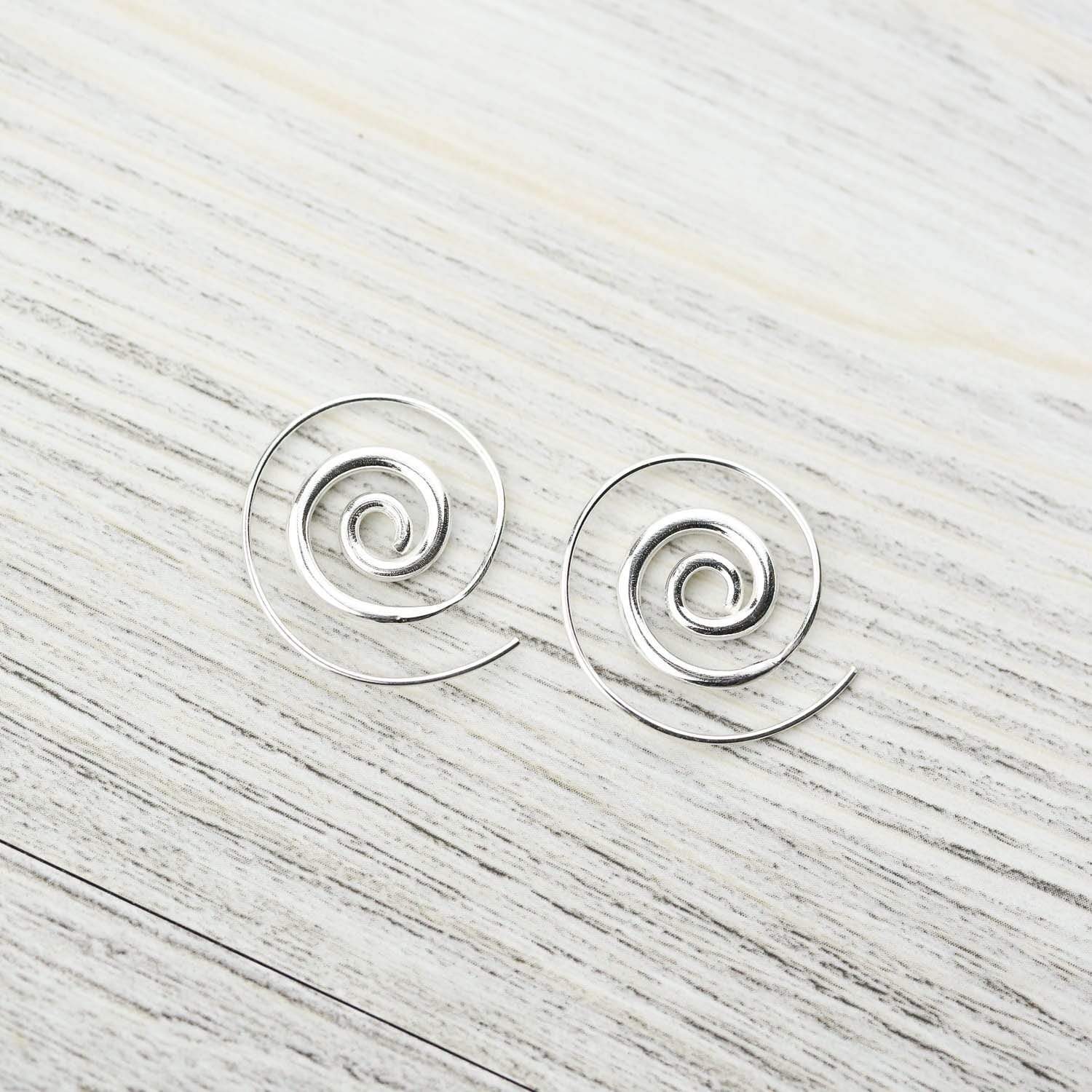 Earrings Hill Tribe Silver Spiral Earrings je116