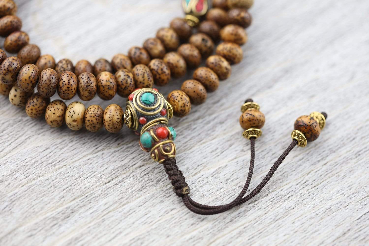 Bivei 7 Chakra 108 Mala Beads Bracelet Real Healing Gemstone Yoga  Meditation Hand Knotted Mala Prayer Bead Necklace(Lotus OM-8mm beads)